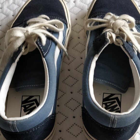 Navy and blue vans kicks - Picture 2 of 4
